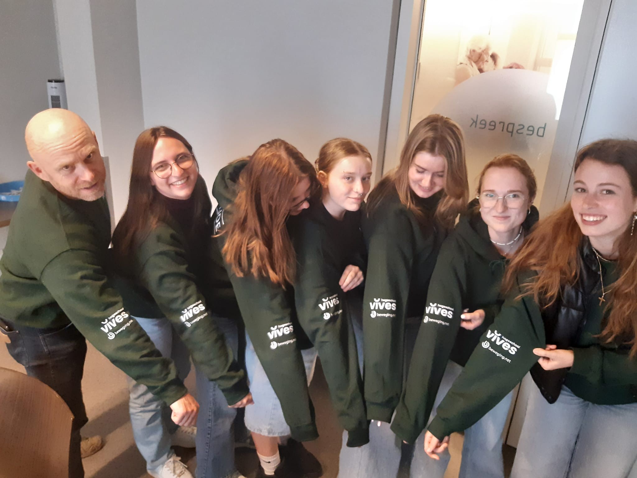 VIVES-studenten op missie met het WOW-project in West-Vlaanderen