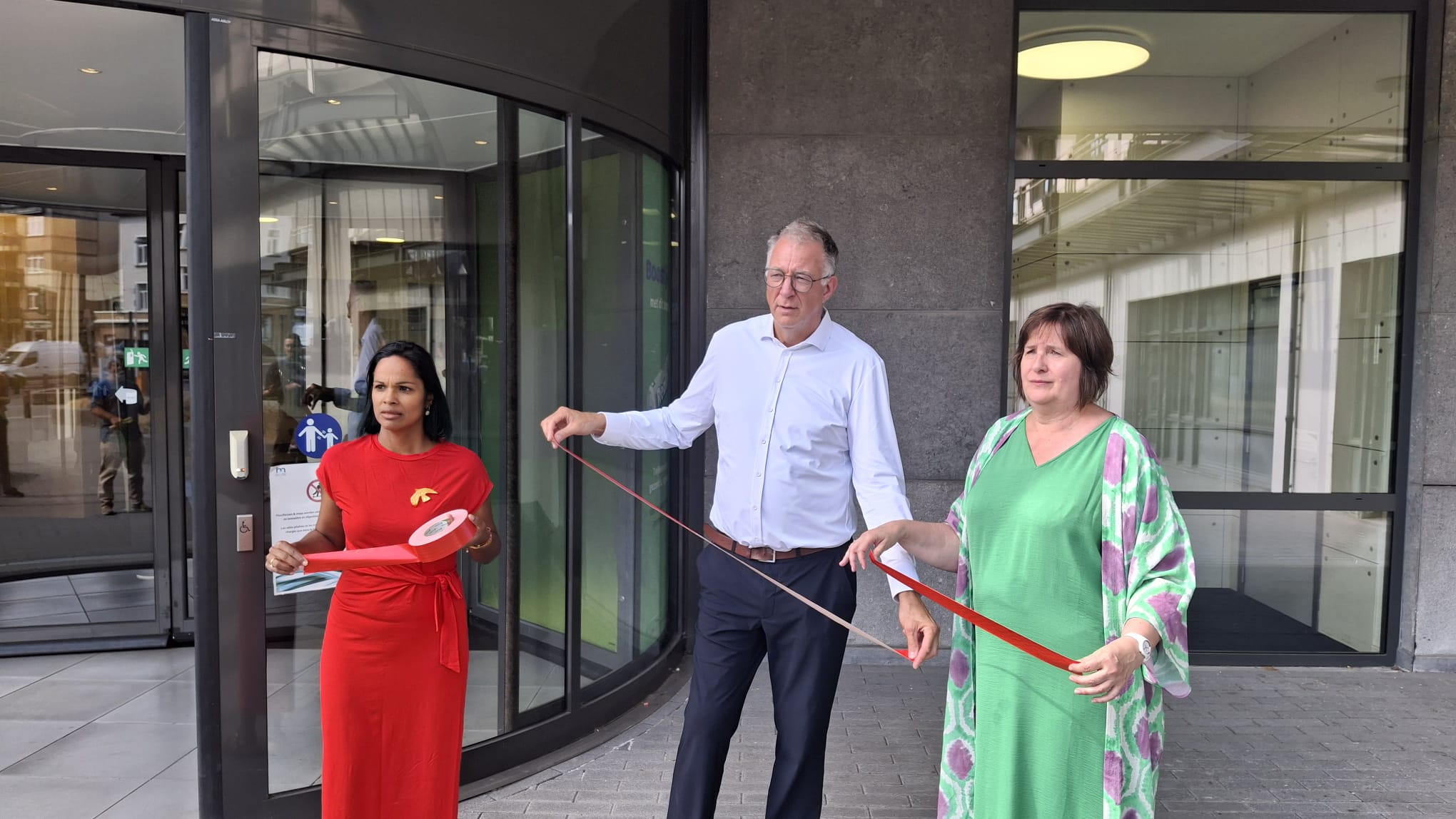 Beweging.net trekt de rode lijn op al haar gebouwen: “De grens is bereikt in Gaza”