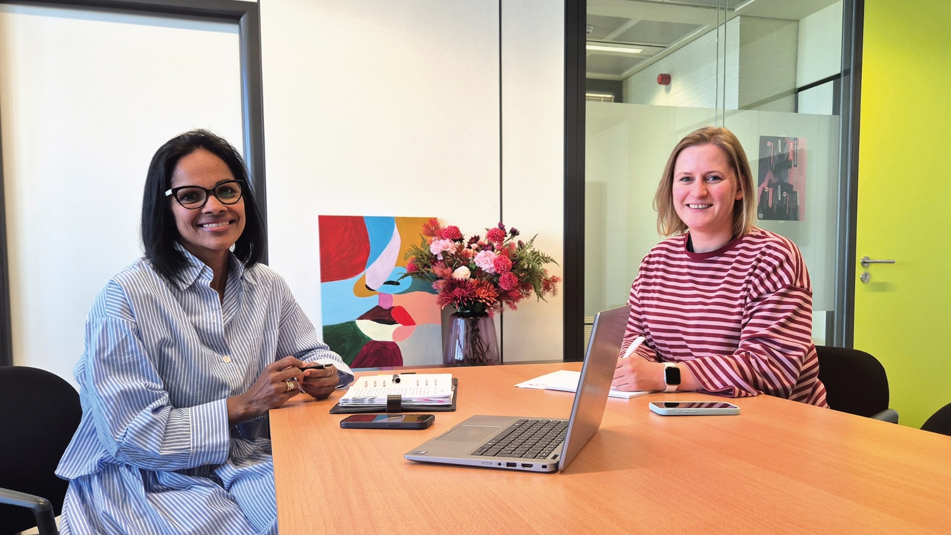 Julie Hendrickx Devos en Stephanie Davidts tijdens het interview